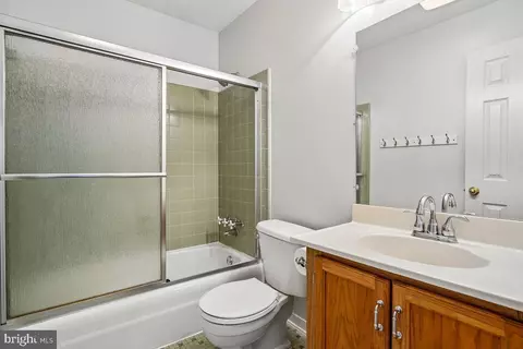 Bath - 7777 Euclid Way, Springfield, VA 22153 photo 3 of 3