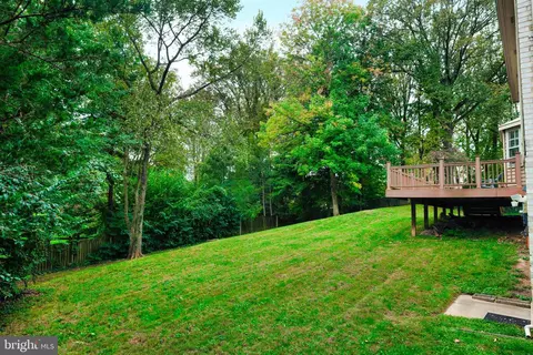 Exterior - 706 Ridge Dr, Mclean, VA 22101 photo 7 of 9
