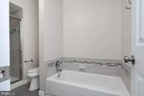 Bath - 706 Ridge Dr, Mclean, VA 22101 photo 2 of 6
