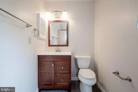 Bath - 706 Ridge Dr, Mclean, VA 22101 photo 4 of 6