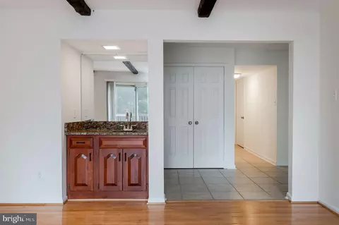 Entry Way - 706 Ridge Dr, Mclean, VA 22101 photo 2 of 4