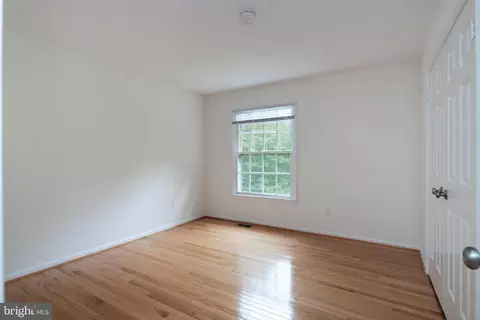 Bedroom - 706 Ridge Dr, Mclean, VA 22101 photo 3 of 4