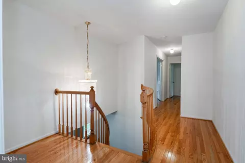 Entry Way - 706 Ridge Dr, Mclean, VA 22101 photo 3 of 4