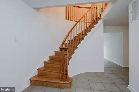 Entry Way - 706 Ridge Dr, Mclean, VA 22101 photo 1 of 4