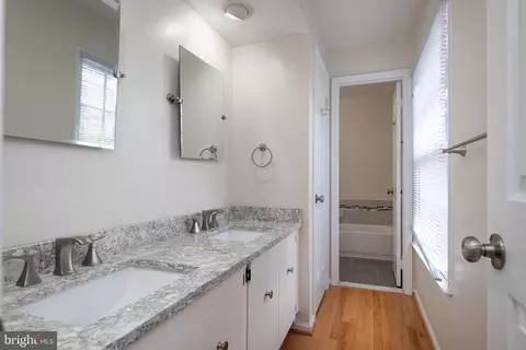 Bath - 706 Ridge Dr, Mclean, VA 22101 photo 1 of 6