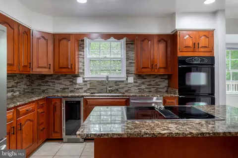 Kitchen - 706 Ridge Dr, Mclean, VA 22101 photo 3 of 6