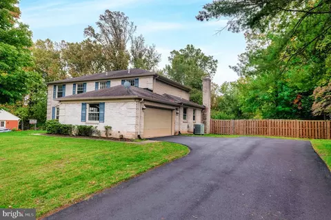Exterior - 706 Ridge Dr, Mclean, VA 22101 photo 8 of 9