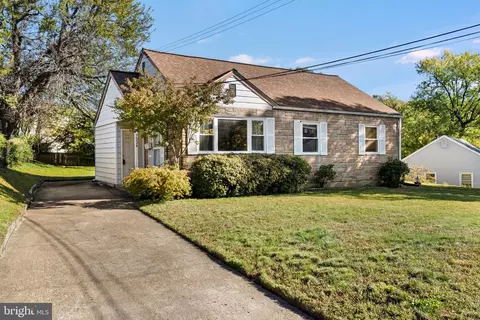 7334 Howard Ct, Falls Church, VA 22043