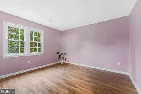 Bedroom - 1360 Snow Meadow Ln, Mclean, VA 22102 photo 3 of 3