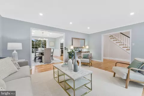Living - 1360 Snow Meadow Ln, Mclean, VA 22102 photo 4 of 6