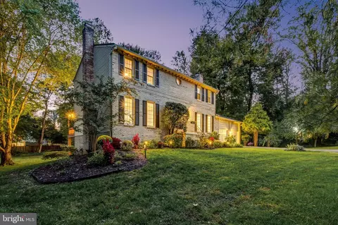 Exterior - 1360 Snow Meadow Ln, Mclean, VA 22102 photo 1 of 7