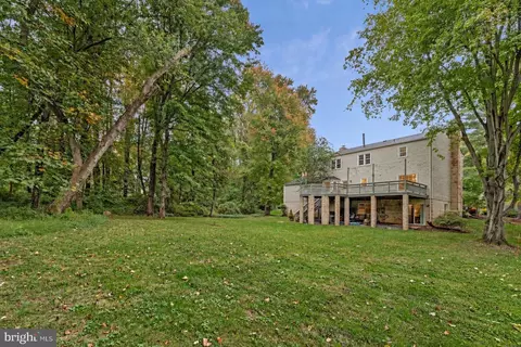 Exterior - 1360 Snow Meadow Ln, Mclean, VA 22102 photo 7 of 7