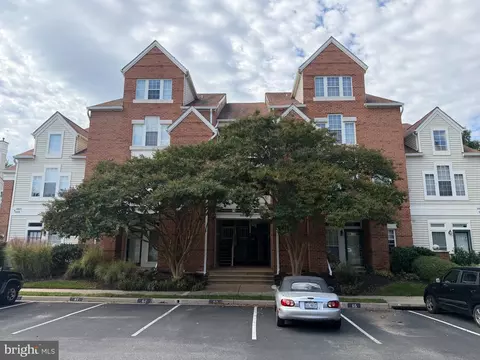 6984 Ellingham Cir #D, Alexandria, VA 22315