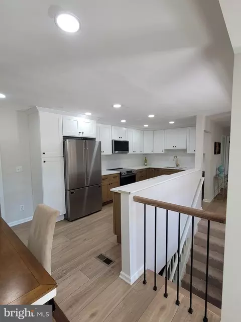 3919 Gallows Rd, Annandale, VA 22003