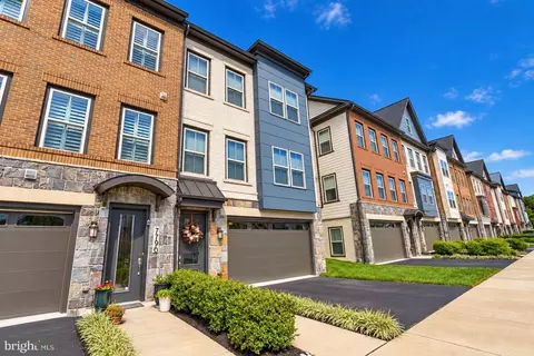 7788 Belvale Dr, Alexandria, VA 22315