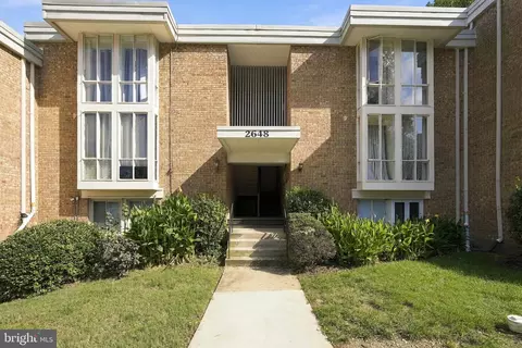 2648 Redcoat Dr #102-2D, Alexandria, VA 22303