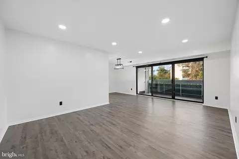 6145 Leesburg Pike #404, Falls Church, VA 22041