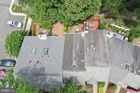 View/Area - 2121 Whisper Way, Reston, VA 20191 photo 1 of 7