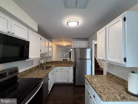 Kitchen - 2121 Whisper Way, Reston, VA 20191 photo 4 of 5