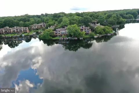 View/Area - 2121 Whisper Way, Reston, VA 20191 photo 5 of 7