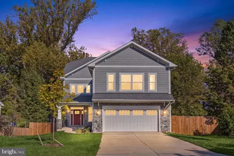 3857 Pinewood Ter, Falls Church, VA 22041