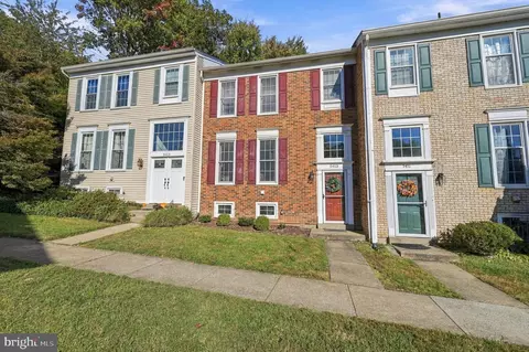 5413 Helm Ct, Fairfax, VA 22032
