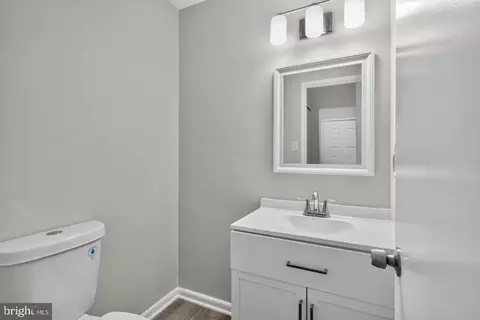 Entry Way - 2006 Headlands Cir, Reston, VA 20191 photo 4 of 4