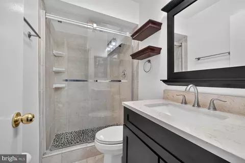 Bath - Undisclosed, Springfield, VA 22152 photo 1 of 3