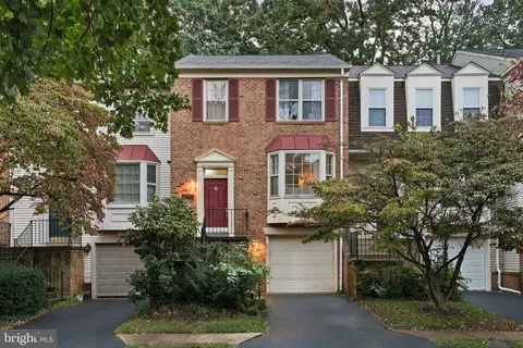 12222 Apple Orchard Ct, Fairfax, VA 22033