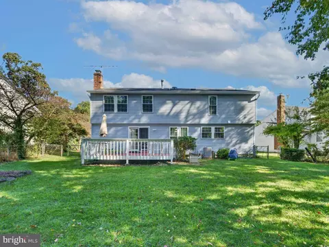 Exterior - 6912 Bethnal Ct, Springfield, VA 22150 photo 6 of 7