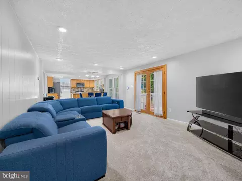 Living - 6912 Bethnal Ct, Springfield, VA 22150 photo 4 of 4