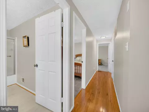Entry Way - 6912 Bethnal Ct, Springfield, VA 22150 photo 3 of 6