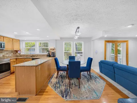 Dining - 6912 Bethnal Ct, Springfield, VA 22150 photo 3 of 5