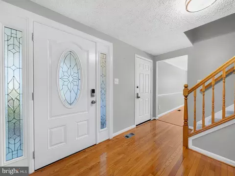 Entry Way - 6912 Bethnal Ct, Springfield, VA 22150 photo 1 of 6