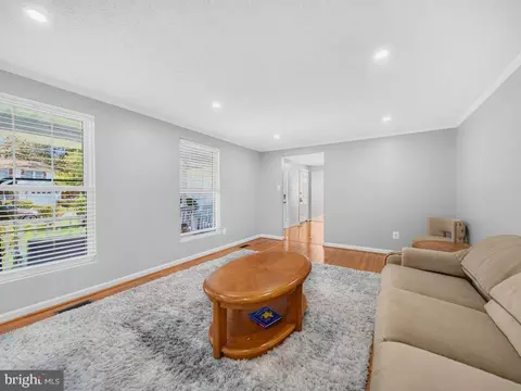 Living - 6912 Bethnal Ct, Springfield, VA 22150 photo 2 of 4