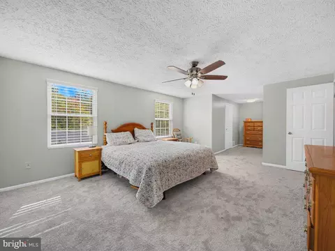 Bedroom - 6912 Bethnal Ct, Springfield, VA 22150 photo 9 of 13