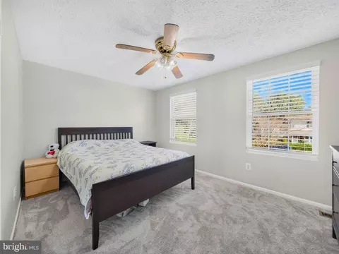 Bedroom - 6912 Bethnal Ct, Springfield, VA 22150 photo 4 of 13
