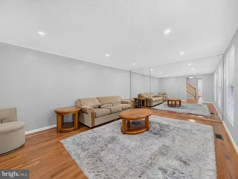 Living - 6912 Bethnal Ct, Springfield, VA 22150 photo 1 of 4