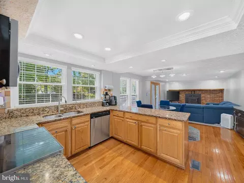 Kitchen - 6912 Bethnal Ct, Springfield, VA 22150 photo 4 of 6