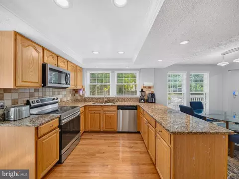 Kitchen - 6912 Bethnal Ct, Springfield, VA 22150 photo 3 of 6