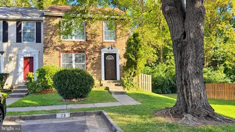 10327 Granite Creek Ln, Oakton, VA 22124