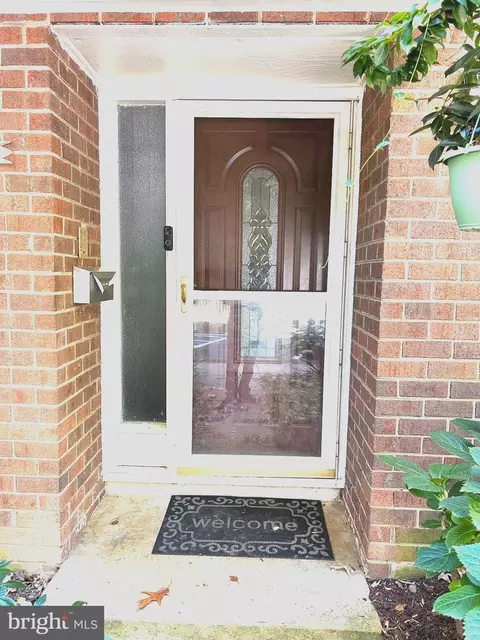 3771 Persimmon Cir, Fairfax, VA 22031