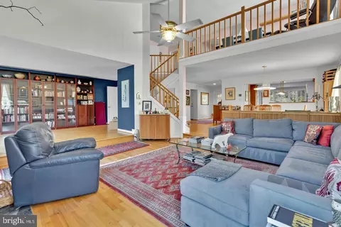 3407 Walnut Hill Ct, Falls Church, VA 22042