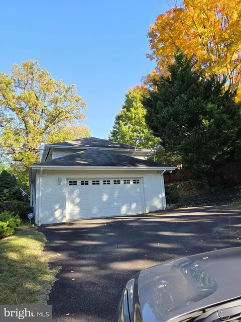 7200 Park Terrace Dr, Alexandria, VA 22307
