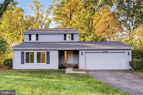 1448 Millikens Bend Rd, Herndon, VA 20170