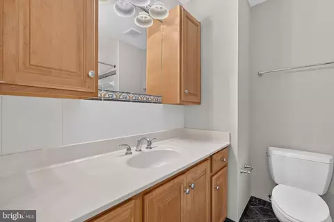 Bath - 7111 Carnation Ct, Springfield, VA 22152 photo 3 of 4