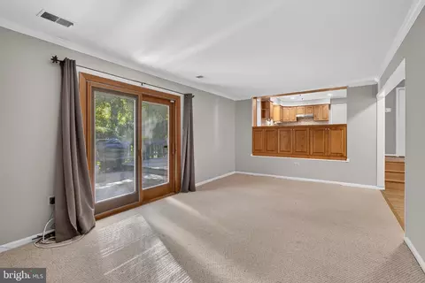 Living - 7111 Carnation Ct, Springfield, VA 22152 photo 4 of 5