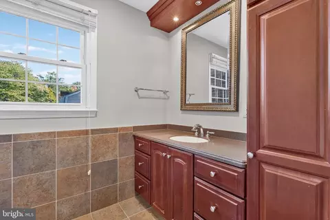 Bath - 7111 Carnation Ct, Springfield, VA 22152 photo 1 of 4