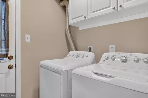 Other - 7111 Carnation Ct, Springfield, VA 22152 photo 3 of 17