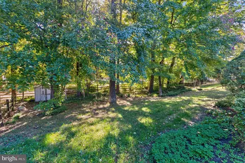 Exterior - 7111 Carnation Ct, Springfield, VA 22152 photo 6 of 8